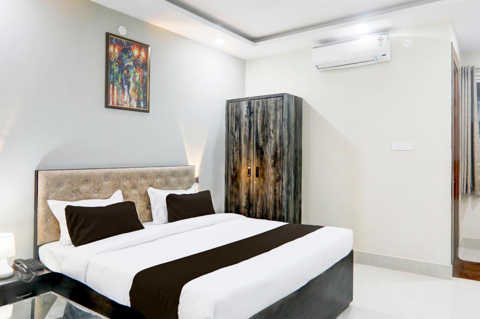 Super Townhouse Gls International Hotel ลัคเนา ภายนอก รูปภาพ