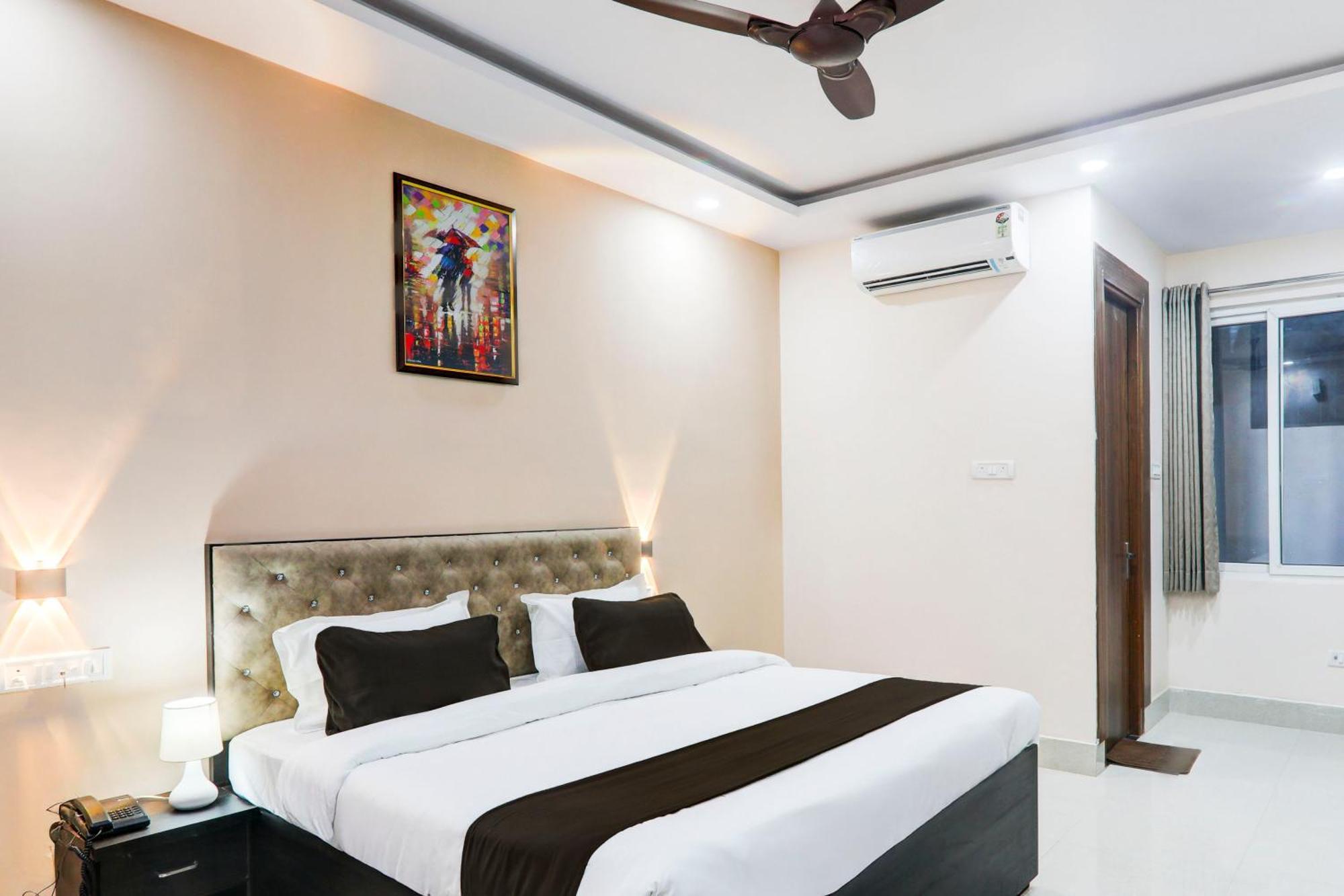 Super Townhouse Gls International Hotel ลัคเนา ภายนอก รูปภาพ