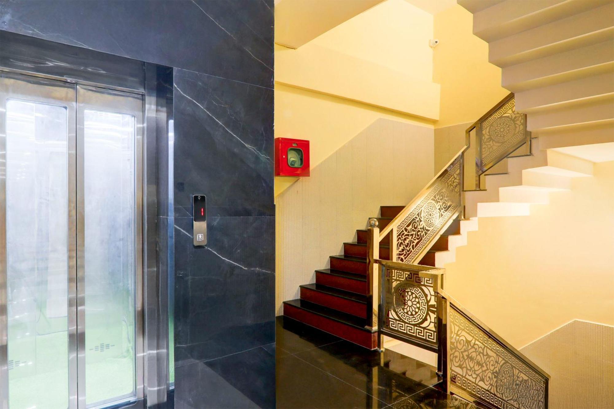 Super Townhouse Gls International Hotel ลัคเนา ภายนอก รูปภาพ